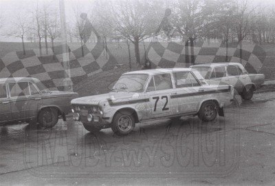 Vichuri - Polski Fiat 125p. To zdjęcie w pełnej rozdzielczości możesz kupić na http://kwa-kwa.pl