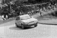 103. Willi Duvel i Harald Brock - Mazda 323 4wd Turbo.   (To zdjęcie w pełnej rozdzielczości możesz kupić na www.kwa-kwa.pl )
