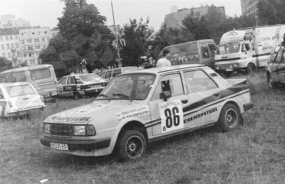 5. Skoda 130 LR Czechosłowackiej załogi Zdenek Pipota i Pavel Sedivy.   (To zdjęcie w pełnej rozdzielczości możesz kupić na www.kwa-kwa.pl )