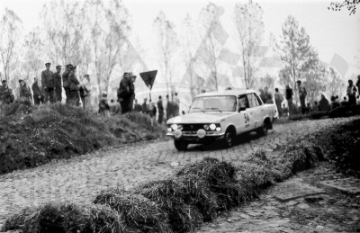 130. Janusz Makówka i Marek Leśniak - FSO 1500.   (To zdjęcie w pełnej rozdzielczości możesz kupić na www.kwa-kwa.pl )