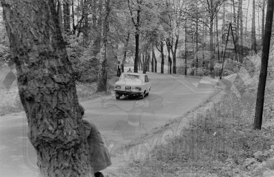 Bogdan Wozowicz i Witold Wozowicz - Polski Fiat 125p 1500. To zdjęcie w pełnej rozdzielczości możesz kupić na http://kwa-kwa.pl