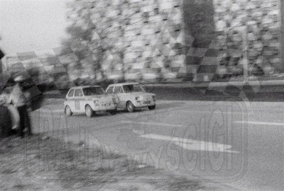 13. Marek Sikora - Fiat 126 Abarth i Zdzisław Kałuża - Polski Fiat 126p.  (To zdjęcie w pełnej rozdzielczości możesz kupić na www.kwa-kwa.pl )