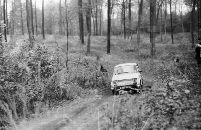 110. Robert Kępka i Adam Mazurek - Polski Fiat 126p.   (To zdjęcie w pełnej rozdzielczości możesz kupić na www.kwa-kwa.pl )