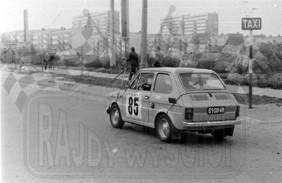Jerzy Werner i Bogumił Żelaziński - Polski Fiat 126p. To zdjęcie w pełnej rozdzielczości możesz kupić na http://kwa-kwa.pl