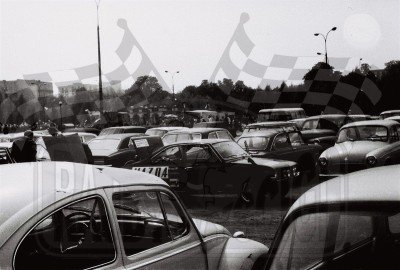 4. Mazda 1300 coupe jako samochód serwisowy.  (To zdjęcie w pełnej rozdzielczości możesz kupić na www.kwa-kwa.pl )