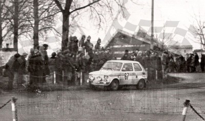 Wiesław Cygan i Jacek Jurzak - Polski Fiat 126p. To zdjęcie w pełnej rozdzielczości możesz kupić na http://kwa-kwa.pl