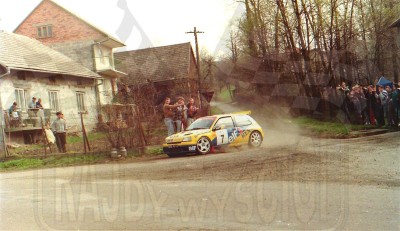 6. Waldemar Doskocz i Aleksander Dragon - Renault Clio Maxi   (To zdjęcie w pełnej rozdzielczości możesz kupić na www.kwa-kwa.pl )
