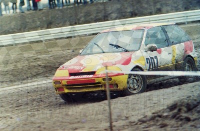 33. Bogusław Bach - Suzuki Swift GTi 16V   (To zdjęcie w pełnej rozdzielczości możesz kupić na www.kwa-kwa.pl )