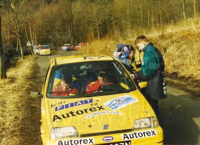 82. Jacek Sikora i Marek Kaczmarek - Fiat Cinquecento Sporting.   (To zdjęcie w pełnej rozdzielczości możesz kupić na www.kwa-kwa.pl )