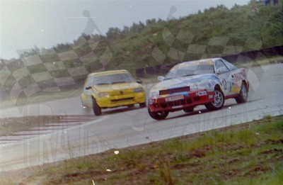 41. Bogusław Bach - Toyota Celica GT4 i Piotr Tyszkiewicz - Peugeot 205 GTi   (To zdjęcie w pełnej rozdzielczości możesz kupić na www.kwa-kwa.pl )