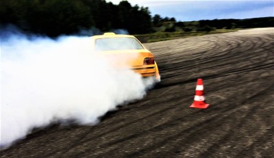 Trening, lotnisko Piła, Ivo Odi DRIFTteam, bmw e36
Odwiedź nas: 
www.facebook.com/I.O.DRIFTteam,
Instagram:ivo_odi_driftteam,
Twitter:WiesiaOdor/IvoOdiDRIFTteam/P.P.I.InvestCad7D/MObio,
Youtube, Driftmania.eu: Ivo Odi DRIFTteam