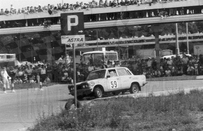 188. Marek Ryndak i Elżbieta Sitek - FSO 1500.   (To zdjęcie w pełnej rozdzielczości możesz kupić na www.kwa-kwa.pl )
