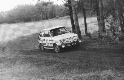 58. Robert Herba i Jacek Jędraski - Polski Fiat 126p.   (To zdjęcie w pełnej rozdzielczości możesz kupić na www.kwa-kwa.pl )