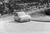 105. Romana Zrnec i Barbic Polona - Renault 5 GT Turbo.   (To zdjęcie w pełnej rozdzielczości możesz kupić na www.kwa-kwa.pl )