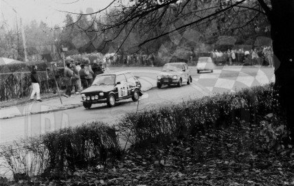 82. Andrzej Wyrożemski i Piotr Pudłowski - Polski Fiat 126p  (To zdjęcie w pełnej rozdzielczości możesz kupić na www.kwa-kwa.pl )