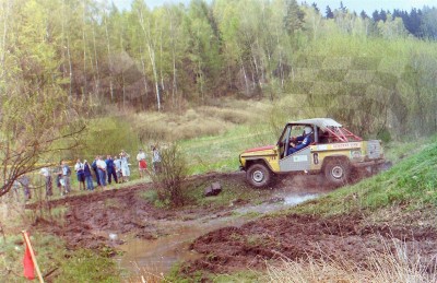 45. Mariusz Laskowski i Z.Stawski - Mercedes Benz 230G  (To zdjęcie w pełnej rozdzielczości możesz kupić na www.kwa-kwa.pl )