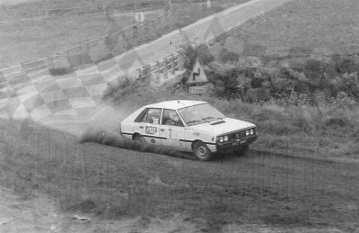 138. Ryszard Adamek i Janusz Bronikowski - Polonez 1600C.   (To zdjęcie w pełnej rozdzielczości możesz kupić na www.kwa-kwa.pl )