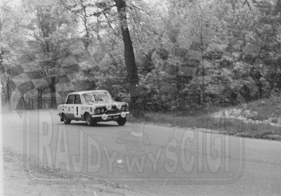 Marian Bublewicz i Wiesław Grabarczyk - Polski Fiat 125p 1600. To zdjęcie w pełnej rozdzielczości możesz kupić na http://kwa-kwa.pl