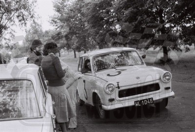 5. Piotr Wiencek i Mirosław Danek - Trabant 601.  (To zdjęcie w pełnej rozdzielczości możesz kupić na www.kwa-kwa.pl )