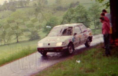 82. Waldemar Doskocz i Jarosław Baran - Peugeot 309 GTi 16S.   (To zdjęcie w pełnej rozdzielczości możesz kupić na www.kwa-kwa.pl )