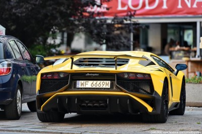 Lamborghini Aventador LP750-4 SV