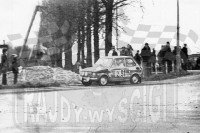 Andrzej Janiszewski i Włodzimierz Abramowicz - Polski Fiat 126p. To zdjęcie w pełnej rozdzielczości możesz kupić na http://kwa-kwa.pl