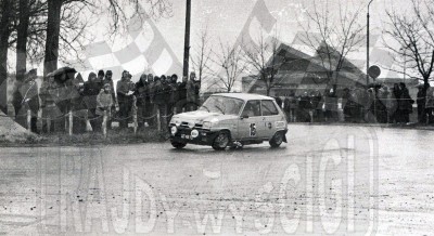 Tadeusz Dębowski i Włodzimierz Krzemiński - Renault 5 Alpine. To zdjęcie w pełnej rozdzielczości możesz kupić na http://kwa-kwa.pl