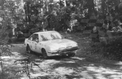 82. Wiesław Stec i Jerzy Bigos - Opel Manta.   (To zdjęcie w pełnej rozdzielczości możesz kupić na www.kwa-kwa.pl )