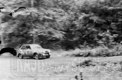 132. Błażej Krupa i Piotr Mystkowski - Renault 5 Alpine  (To zdjęcie w pełnej rozdzielczości możesz kupić na www.kwa-kwa.pl )