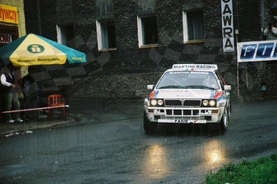 107. Fabio Ghizzi i Piotr Namysłowski - Lancia Delta Integrale  (To zdjęcie w pełnej rozdzielczości możesz kupić na www.kwa-kwa.pl )