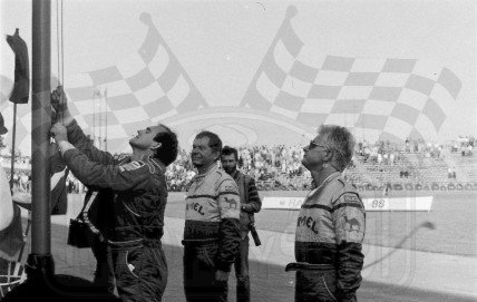 3. Flaga narodowa na maszt - Marian Bublewicz, Błażej Krupa i Piotr Mystkowski.   (To zdjęcie w pełnej rozdzielczości możesz kupić na www.kwa-kwa.pl )