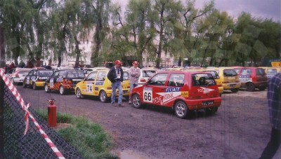 79. Nr.81.Adam Pol i Jarosław Dragon, nr.74. Bartosz Koprzywa i Damian Mojżyszek, nr.66. Michał Gołębiowski i Artur Dwernicki - Fiaty Cinquecento Sporting   