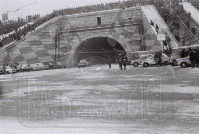 13. Robert Mucha i Ryszard Żyszkowski - Polski Fiat 125p. (2)  (To zdjęcie w pełnej rozdzielczości możesz kupić na www.kwa-kwa.pl )