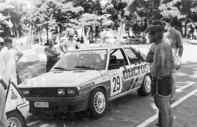 33. Dominique Dumont i Christian Sterickx - Renault 11 Turbo.   (To zdjęcie w pełnej rozdzielczości możesz kupić na www.kwa-kwa.pl )