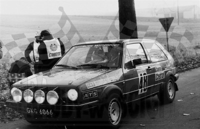 104. Lesław Orski i Lech Wójcik - VW Golf GTi  (To zdjęcie w pełnej rozdzielczości możesz kupić na www.kwa-kwa.pl )