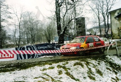 69. Adam Kopcych i Mirosław Ciunel - Peugeot 106 Rallye  (To zdjęcie w pełnej rozdzielczości możesz kupić na www.kwa-kwa.pl )