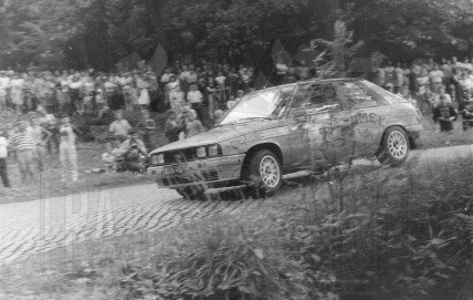 98. Andrzej Koper i Krzysztof Gęborys - Renault 11 Turbo.   (To zdjęcie w pełnej rozdzielczości możesz kupić na www.kwa-kwa.pl )