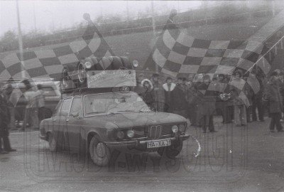 BMW 2800 jako samochód serwisowy. To zdjęcie w pełnej rozdzielczości możesz kupić na http://kwa-kwa.pl