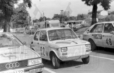 231. Polski Fiat 126p forlauferów Cierliński i Grim.   (To zdjęcie w pełnej rozdzielczości możesz kupić na www.kwa-kwa.pl )