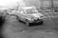 K.Zawiliński i R.Bugaj - Polski Fiat 126p. To zdjęcie w pełnej rozdzielczości możesz kupić na http://kwa-kwa.pl