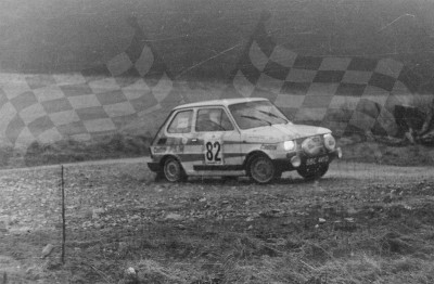 49. Robert Herba i Andrzej Terej - Polski Fiat 126p.   (To zdjęcie w pełnej rozdzielczości możesz kupić na www.kwa-kwa.pl )