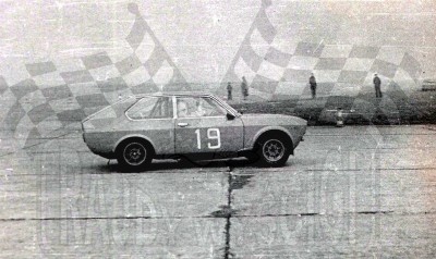 56. Wiesław i Monika Gawron - Fiat 128 Sport Coupe 3 porte  (To zdjęcie w pełnej rozdzielczości możesz kupić na www.kwa-kwa.pl )