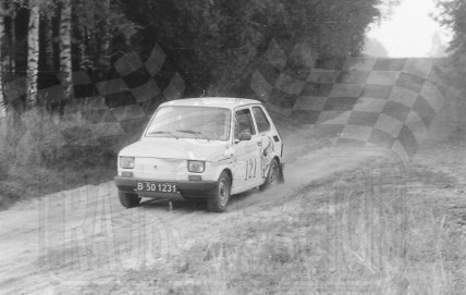 82. Mariusz Ficoń i P.Goworowski - Polski Fiat 126p.   (To zdjęcie w pełnej rozdzielczości możesz kupić na www.kwa-kwa.pl )