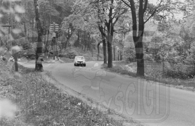 Błażej Krupa i Piotr Mystkowski - Renault 12 Gordini. To zdjęcie w pełnej rozdzielczości możesz kupić na http://kwa-kwa.pl