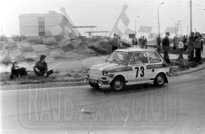 Marek Ryndak i Andrzej Maciejewski - Polski Fiat 126p. To zdjęcie w pełnej rozdzielczości możesz kupić na http://kwa-kwa.pl