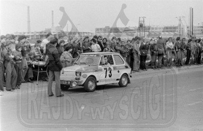 Marek Ryndak i Andrzej Maciejewski - Polski Fiat 126p. To zdjęcie w pełnej rozdzielczości możesz kupić na http://kwa-kwa.pl