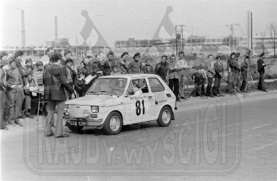 Kazimierz Kolinka i Zdzisław Kaczmarek - Polski Fiat 126p. To zdjęcie w pełnej rozdzielczości możesz kupić na http://kwa-kwa.pl