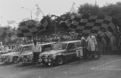 27. Renaulty 5 Turbo w parc ferme  (To zdjęcie w pełnej rozdzielczości możesz kupić na www.kwa-kwa.pl )