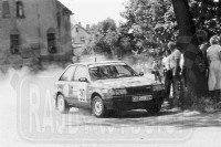 56. Willi Duevel i Harald Brock - Mazda 323 Turbo 4wd.   (To zdjęcie w pełnej rozdzielczości możesz kupić na www.kwa-kwa.pl )
