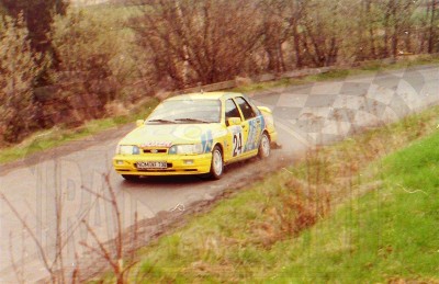 111. Maciej Kołomyjski i Sławomir Łuba - Ford sierra Saphire Cosworth RS 4x4.   (To zdjęcie w pełnej rozdzielczości możesz kupić na www.kwa-kwa.pl )